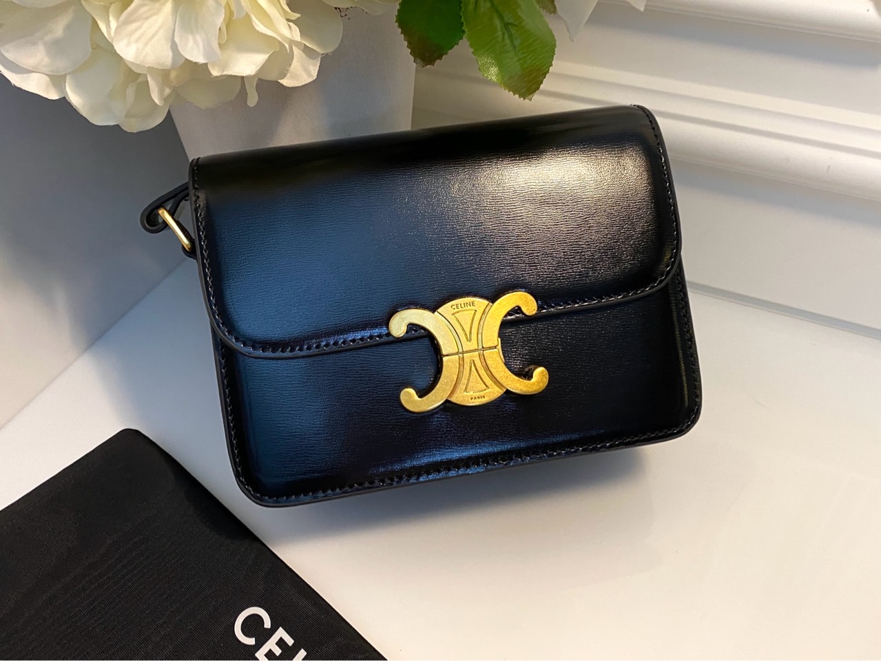 [노윤서 착용] 셀린느 틴 트리옹프 샤이니