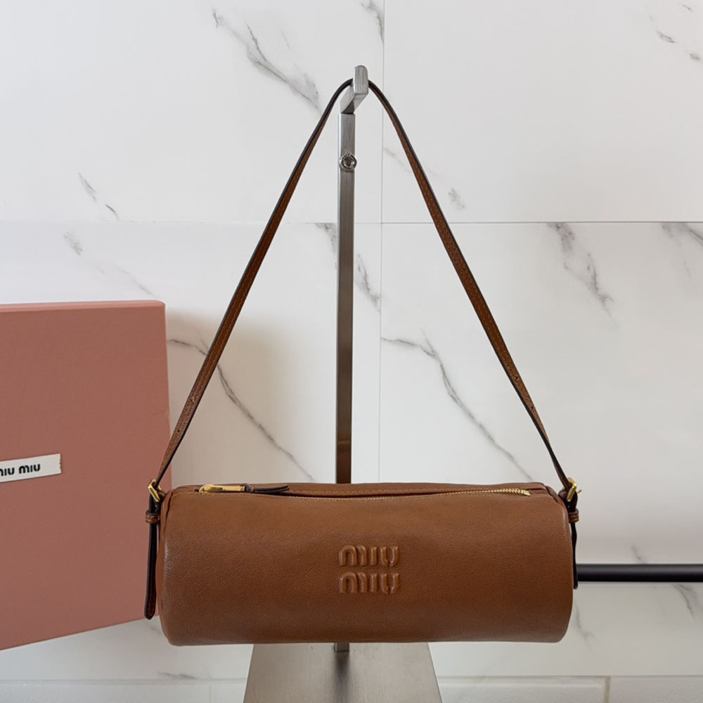 미우미우 토트백 5NE851