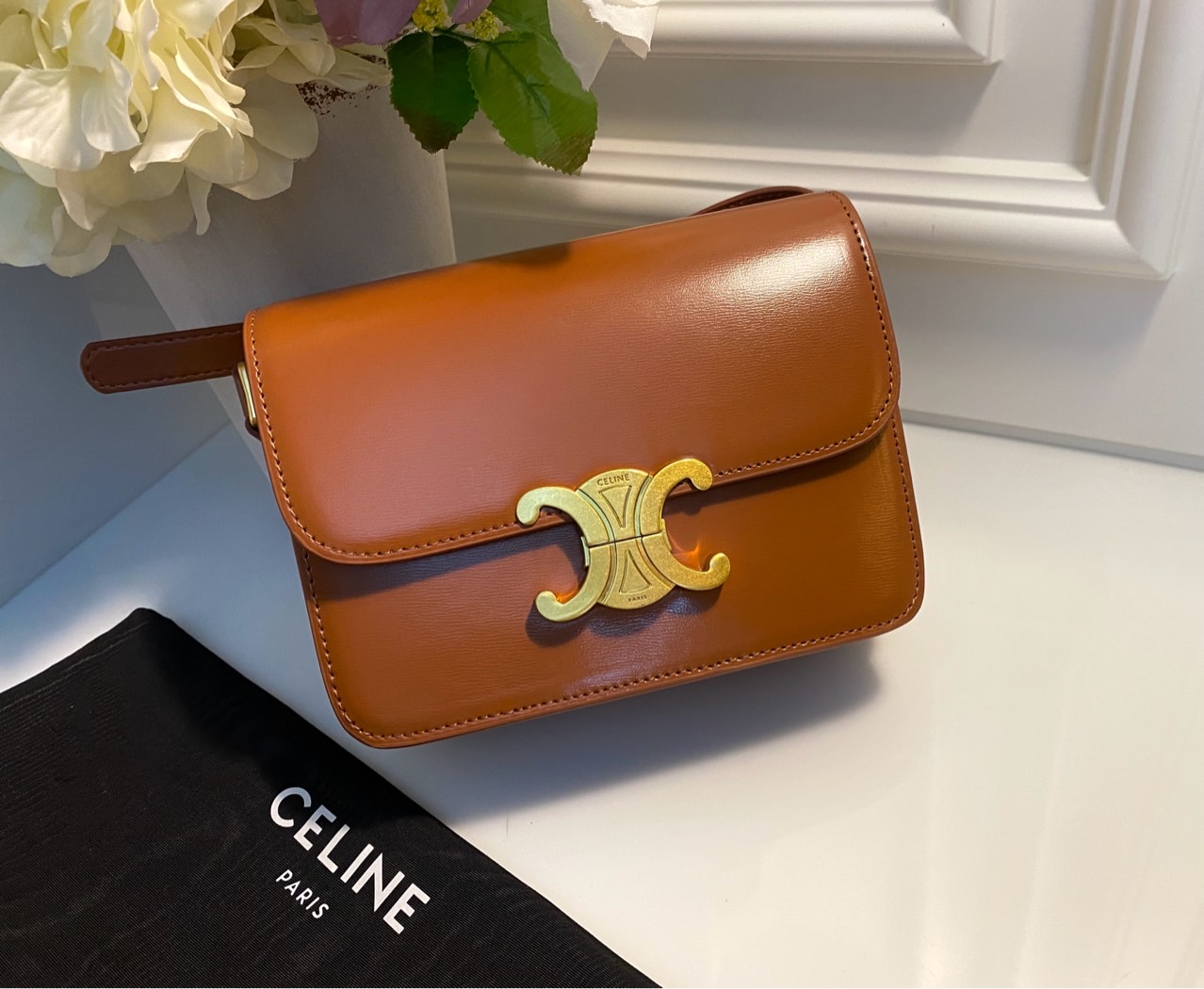 [수지·노윤서 착용] 셀린느 틴 트리옹프 샤이니 백