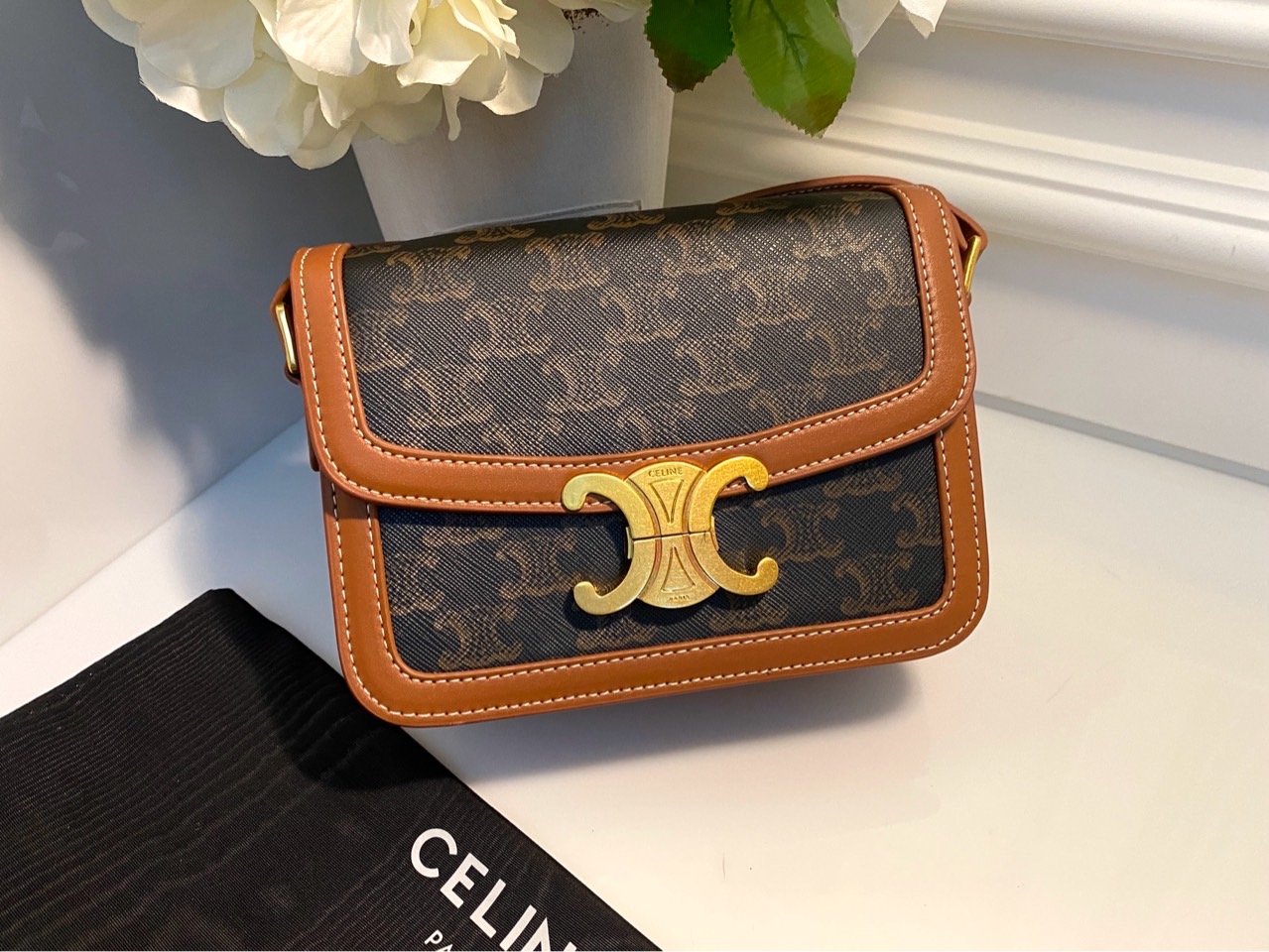 셀린느 틴 트리옹프 백